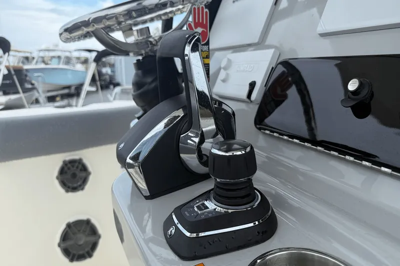 Slide: The Image of Boston Whaler 280 Outrage 2026 - 58