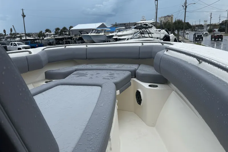 Slide: The Image of Boston Whaler 280 Outrage 2026 - 60