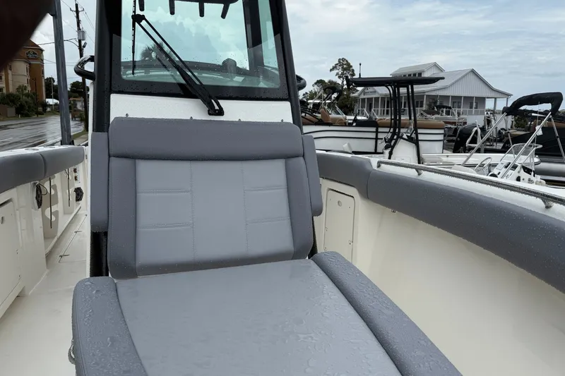Slide: The Image of Boston Whaler 280 Outrage 2026 - 62
