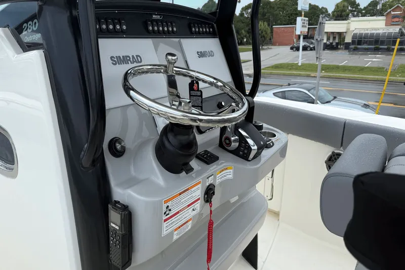 Slide: The Image of Boston Whaler 280 Outrage 2026 - 64