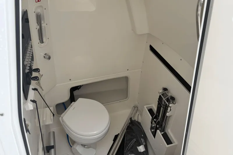 Slide: The Image of Boston Whaler 280 Outrage 2026 - 66
