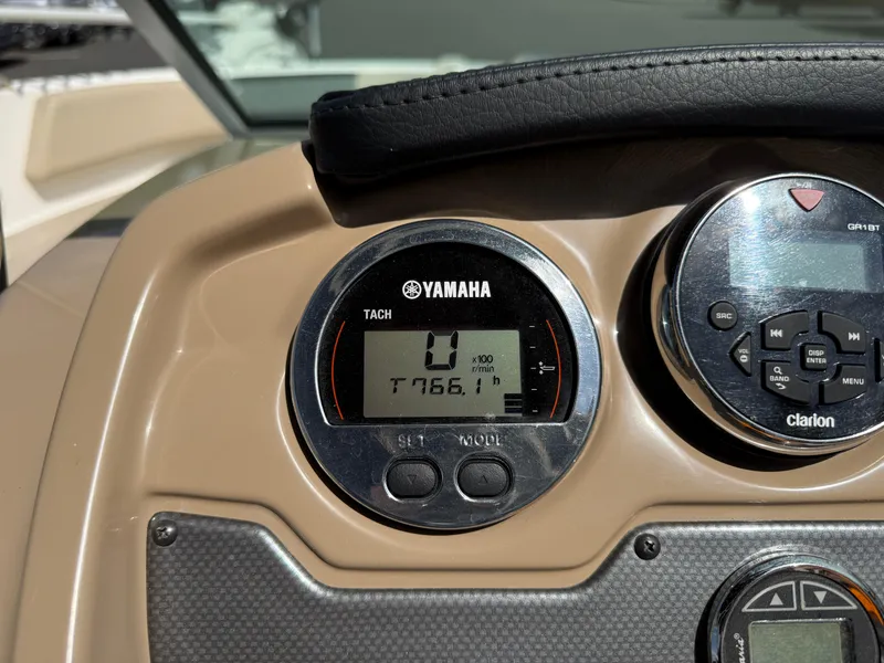 Slide: The Image of Dashboard of 2018 Chaparral 21 Deluxe H20 Ski and Fish with Yamaha tachometer. - 13