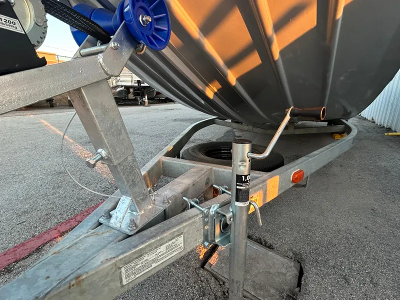 Slide: The Image of Trailer hitch of 2017 G3 20 CCJ DLX boat in parking lot. - 42
