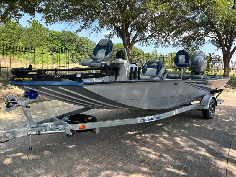 Slide: The Image of G3 Bay 20 DLX Tunnel 2017 - 79