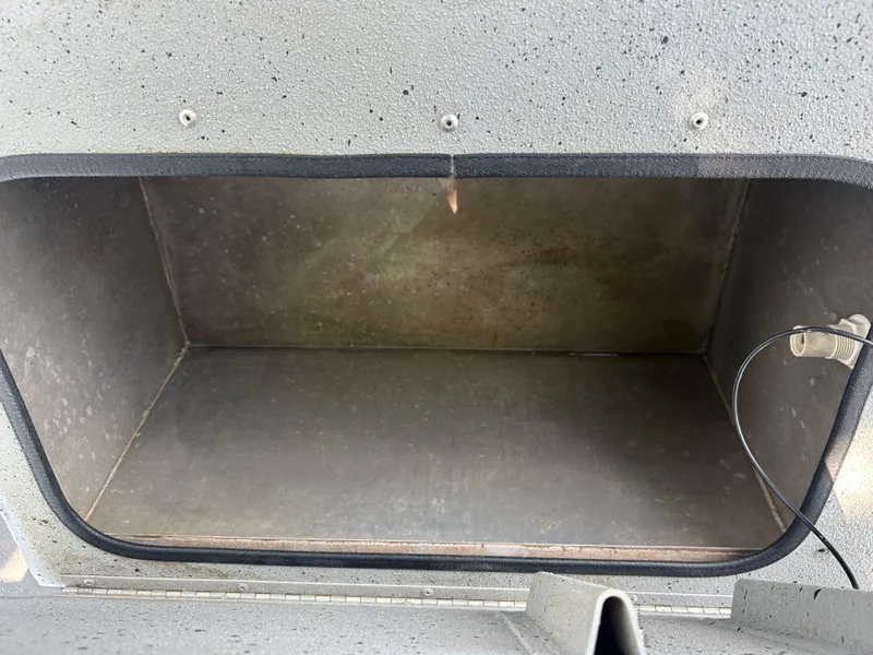 Slide: The Image of G3 Bay 20 DLX Tunnel 2017 - 91