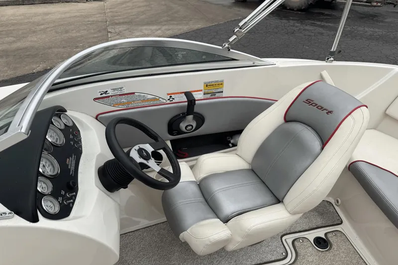 Slide: The Image of Sea Ray 185 Sport 2008 - 12