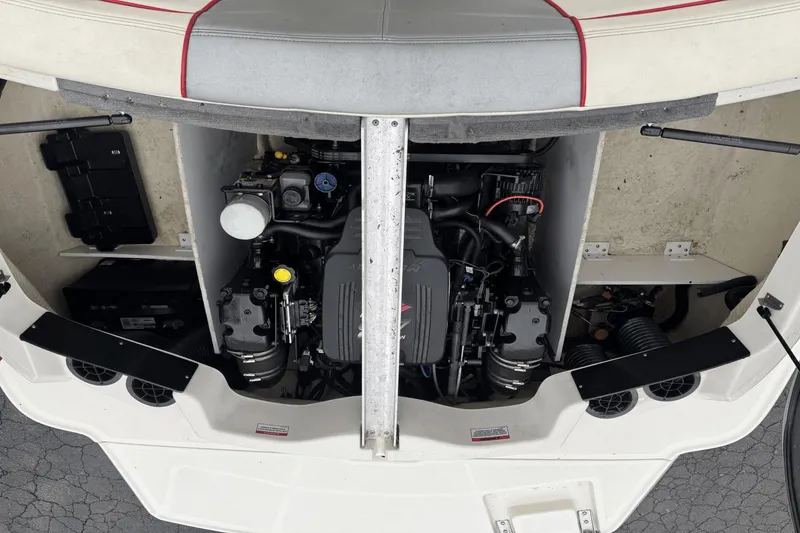 Slide: The Image of Sea Ray 185 Sport 2008 - 19