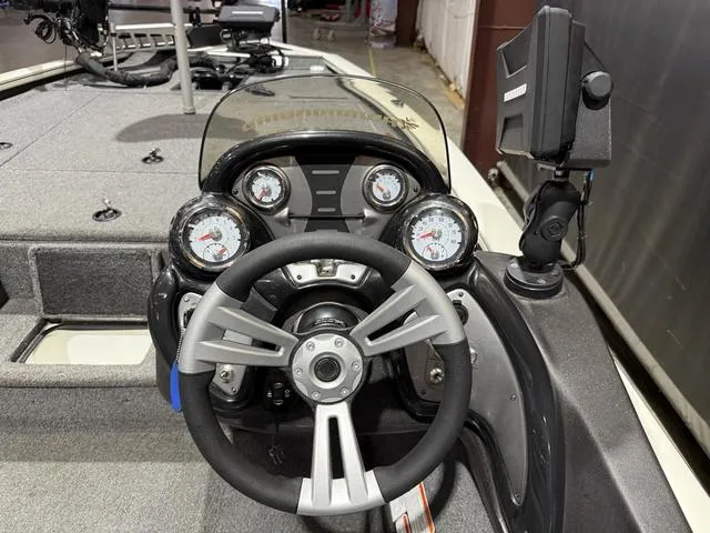 Slide: The Image of Tracker PRO TEAM 195 TXW Tournament Edition W/Mercury 150 2023 - 13