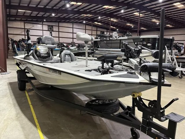 Slide: The Image of Tracker PRO TEAM 195 TXW Tournament Edition W/Mercury 150 2023 - 3