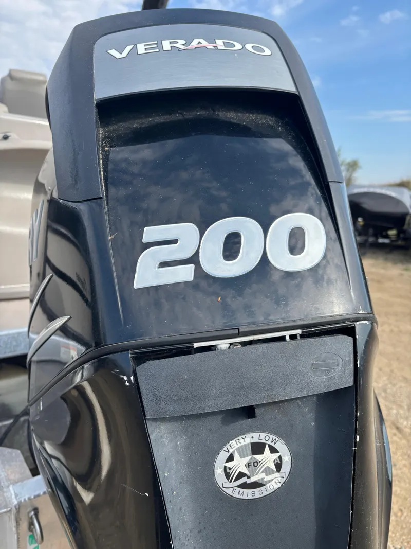 Slide: The Image of 2014 Premier 251 Cast-A-Way with Verado 200 outboard motor, close-up view. - 28