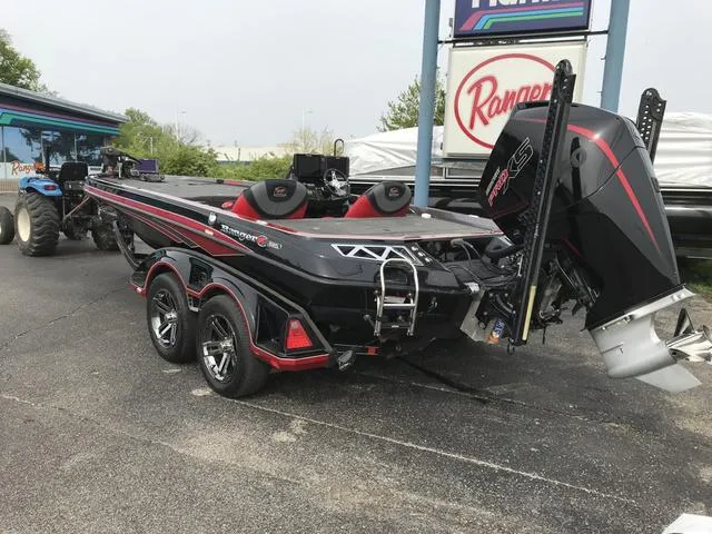 Slide: The Image of Ranger Z520L 2019 - 3