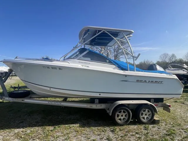 Slide: The Image of Sea Hunt Escape Series 220 LE 2012 - 6