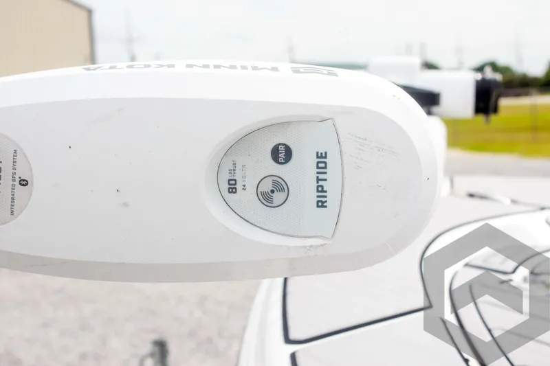 Slide: The Image of Minn Kota Riptide motor on 2023 Sea Pro 208 Bay boat, close-up view. - 21