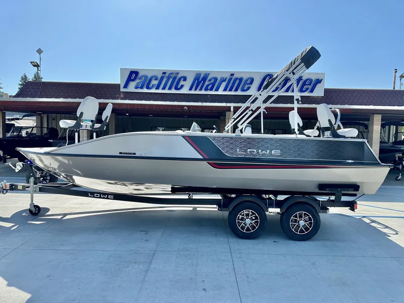 The Image of Lowe Sport Deck 224 2025 - 1