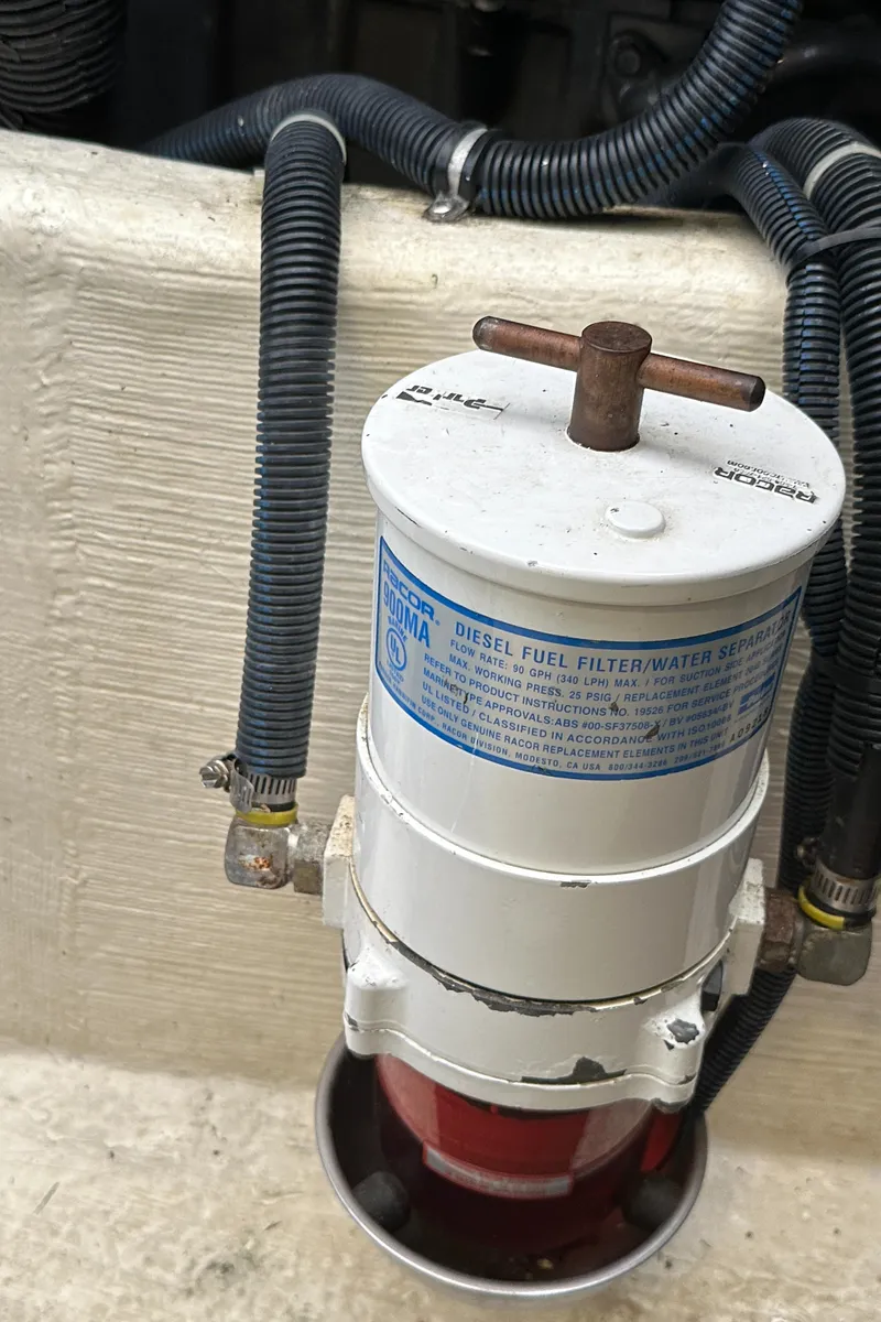 Slide: The Image of Sabre 38 Hardtop Express 2005 - 50