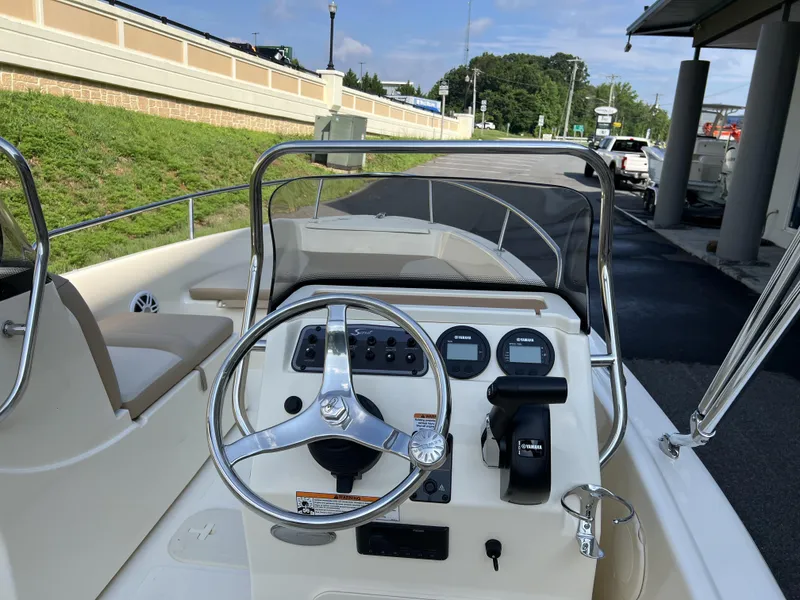 Slide: The Image of Scout Dorado 175 Sport 2025 - 10