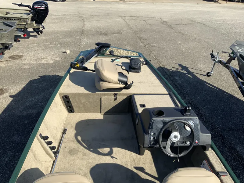 Slide: The Image of Tracker Bass Tracker Classic Limited 2025 - 10