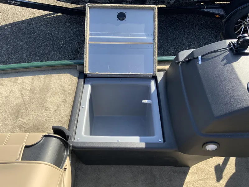 Slide: The Image of Tracker Bass Tracker Classic Limited 2025 - 12