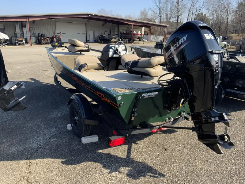 Slide: The Image of Tracker Bass Tracker Classic Limited 2025 - 4