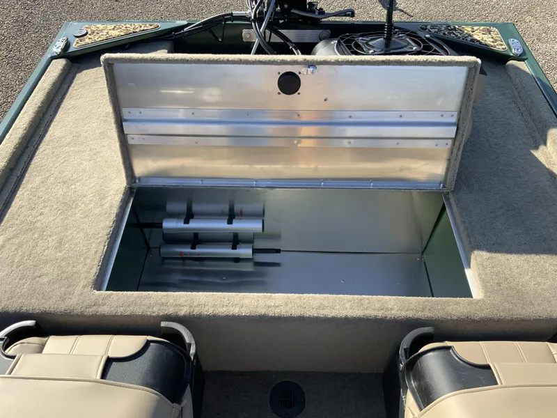 Slide: The Image of Tracker Bass Tracker Classic Limited 2025 - 5