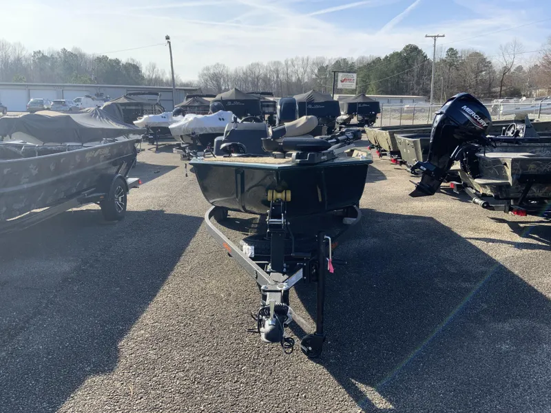 Slide: The Image of Tracker Bass Tracker Classic Limited 2025 - 8