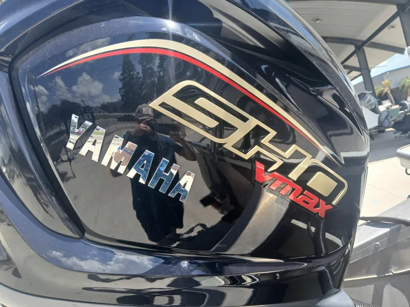 Slide: The Image of Close-up of Yamaha SHO VMAX engine on 2023 Veranda VP22VLC boat. - 15