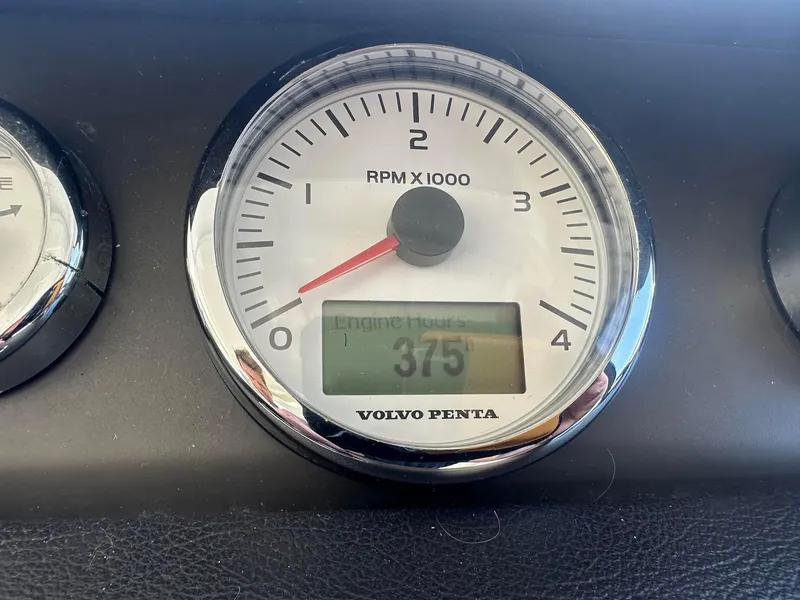 Slide: The Image of Port Engine / 375 Engine Hours - 34