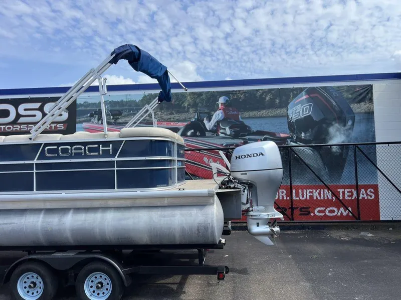 Slide: The Image of Coach Pontoons 230 C 2017 - 13