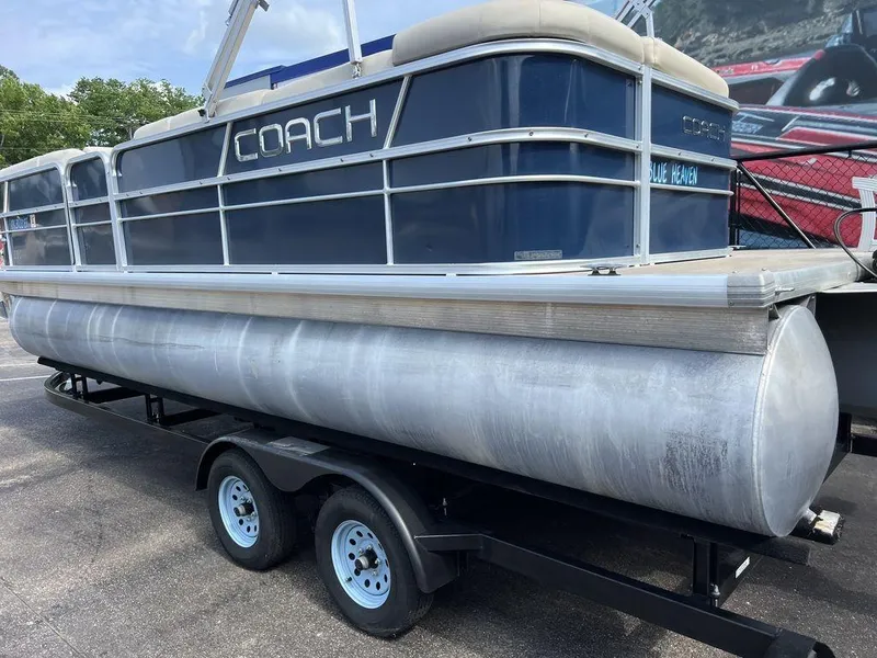 Slide: The Image of Coach Pontoons 230 C 2017 - 16