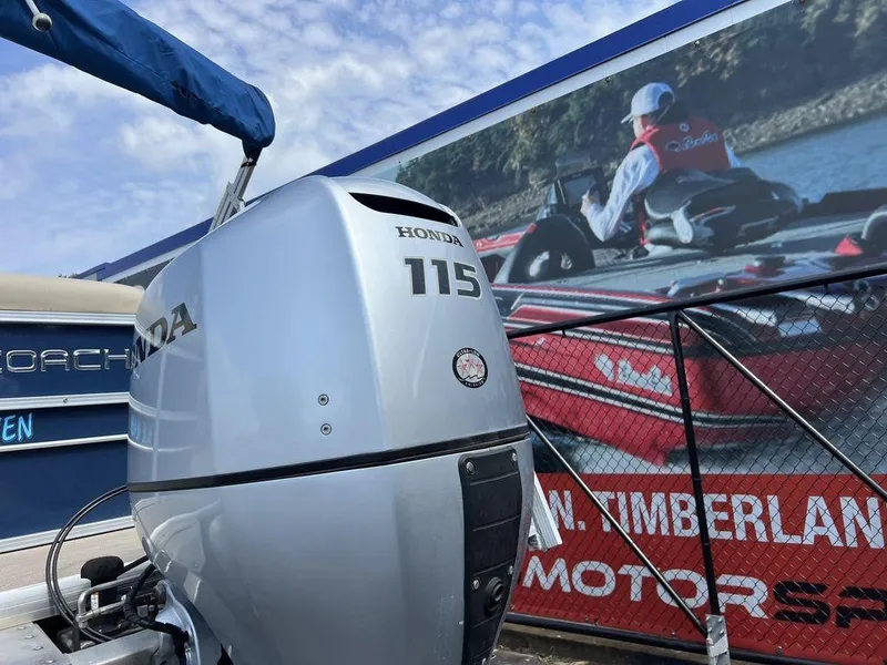 Slide: The Image of Coach Pontoons 230 C 2017 - 18