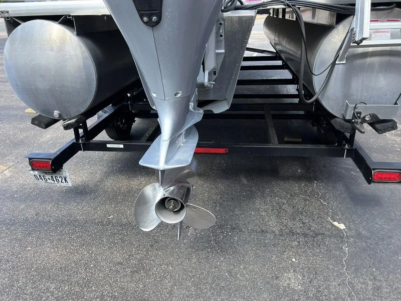 Slide: The Image of Coach Pontoons 230 C 2017 - 20