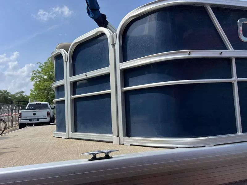 Slide: The Image of Coach Pontoons 230 C 2017 - 31