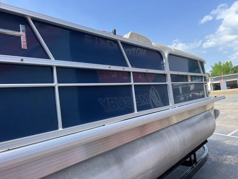 Slide: The Image of Coach Pontoons 230 C 2017 - 34