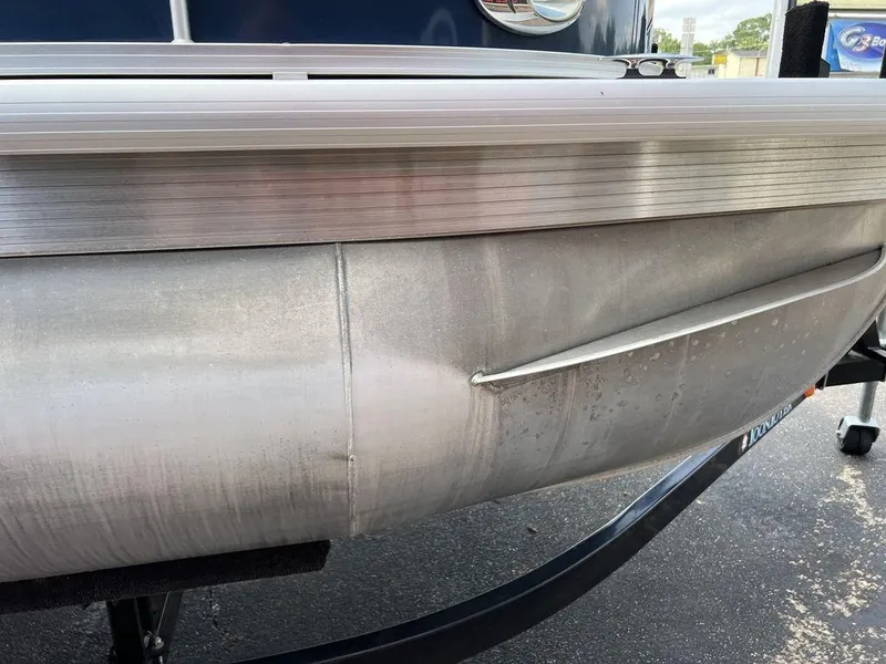 Slide: The Image of Coach Pontoons 230 C 2017 - 38