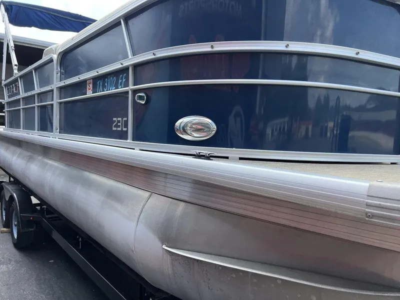 Slide: The Image of Coach Pontoons 230 C 2017 - 46