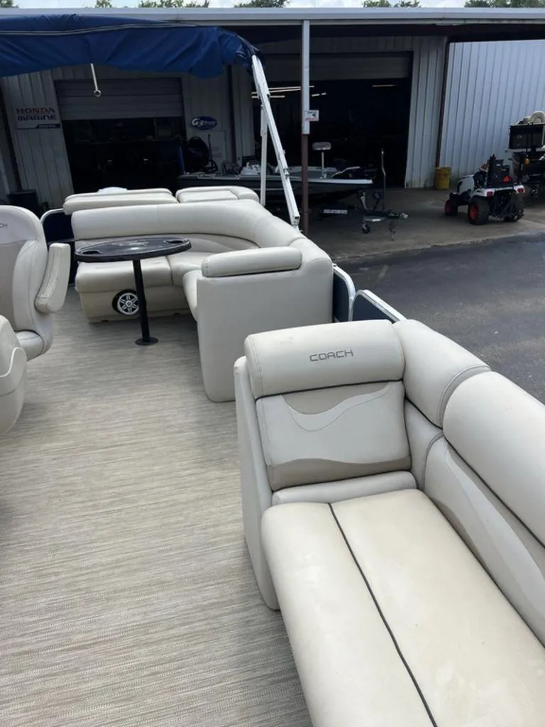 Slide: The Image of Coach Pontoons 230 C 2017 - 60