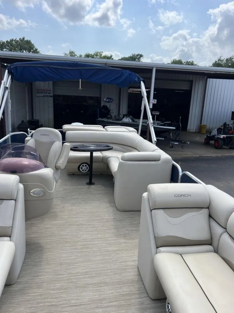 Slide: The Image of Coach Pontoons 230 C 2017 - 61