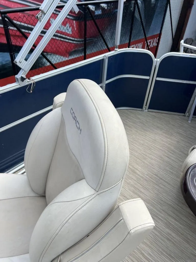 Slide: The Image of Coach Pontoons 230 C 2017 - 70