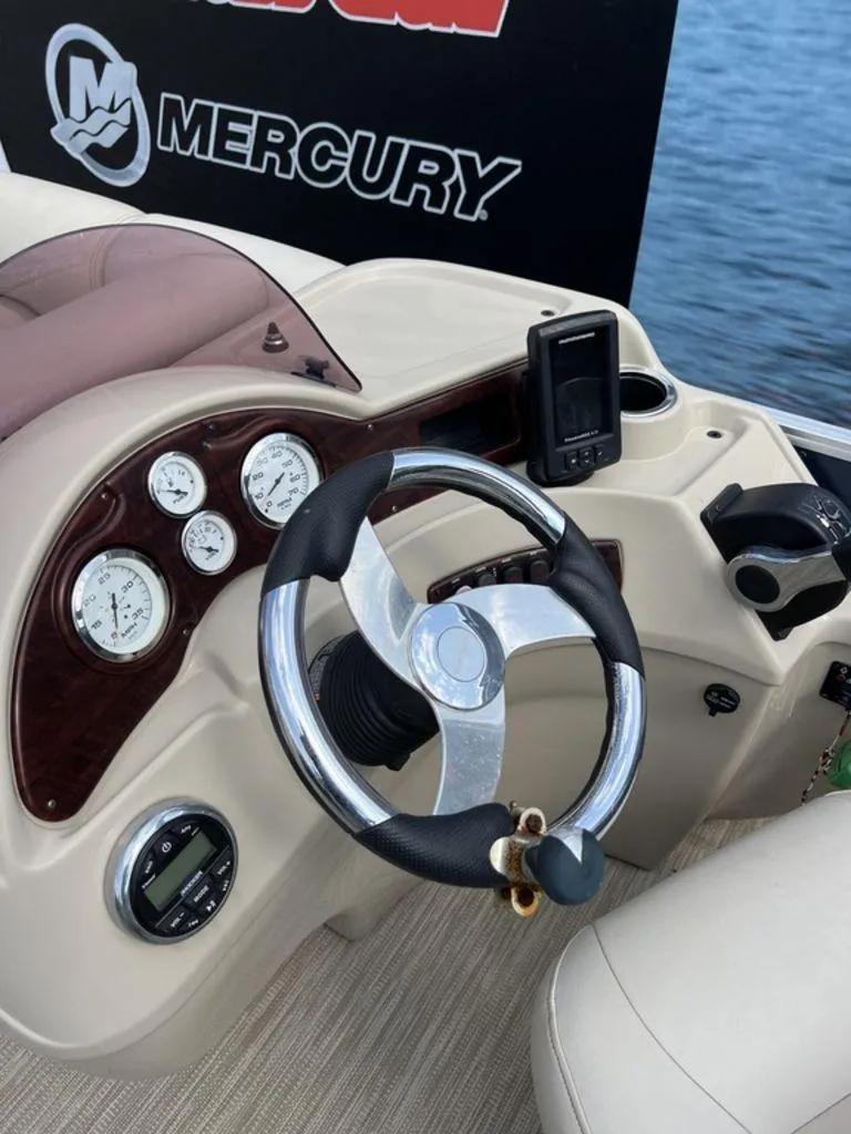 Slide: The Image of Coach Pontoons 230 C 2017 - 72