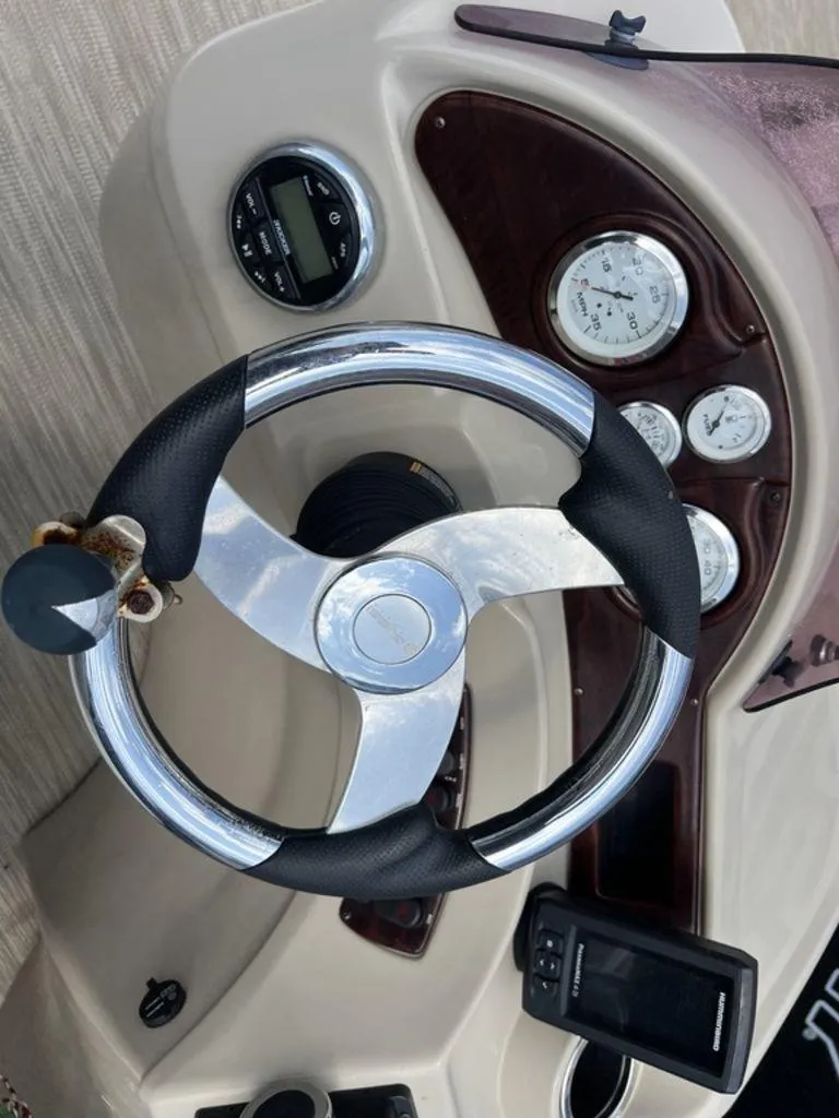 Slide: The Image of Coach Pontoons 230 C 2017 - 81