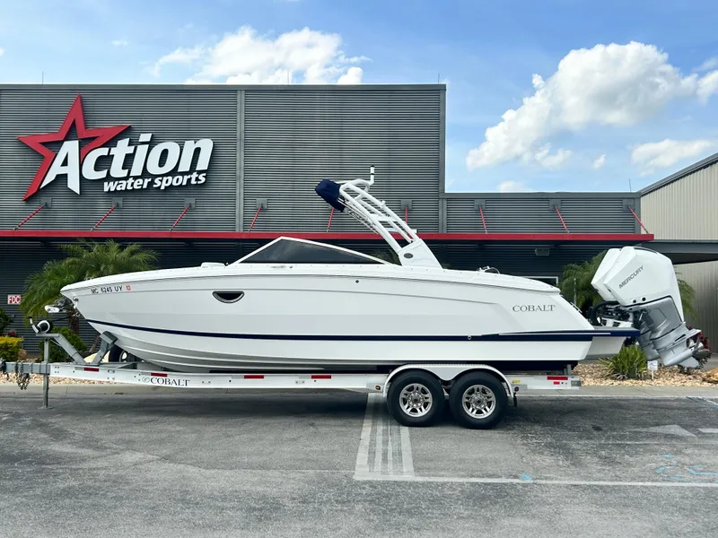 The Image of Cobalt R8 Outboard 2023 - 1