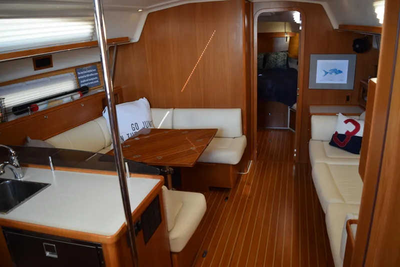 Slide: The Image of Catalina 425 2020 - 19