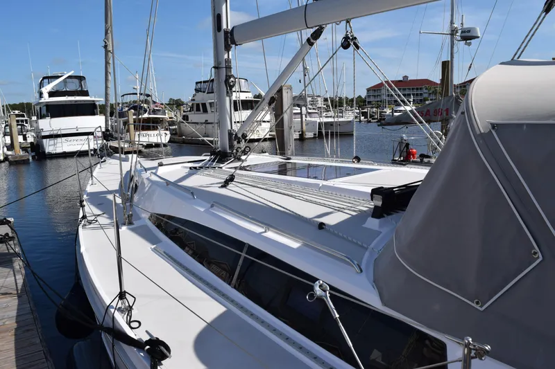 Slide: The Image of Catalina 425 2020 - 3