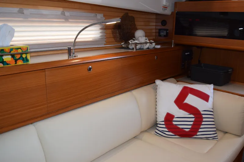 Slide: The Image of Catalina 425 2020 - 31