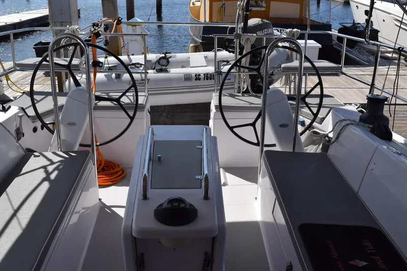 Slide: The Image of Catalina 425 2020 - 32