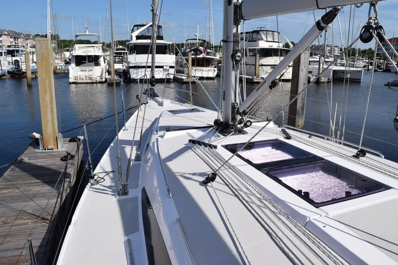 Slide: The Image of Catalina 425 2020 - 5