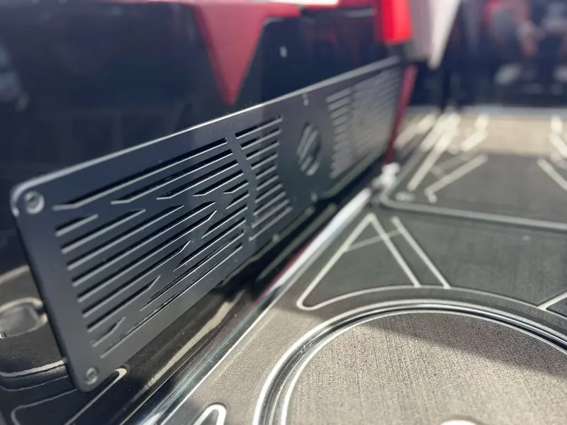 Slide: The Image of Tigé 22RZX 2025 - 16