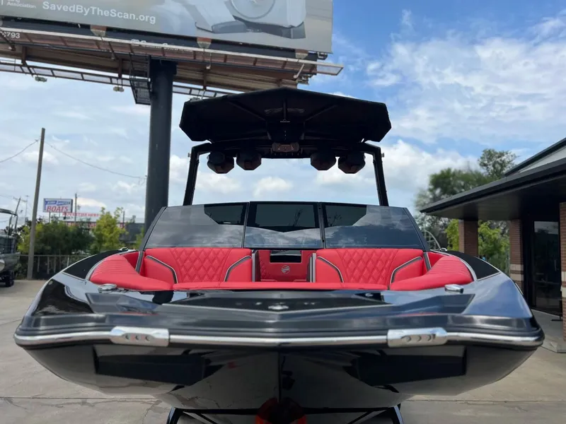 Slide: The Image of Tigé 22RZX 2025 - 8