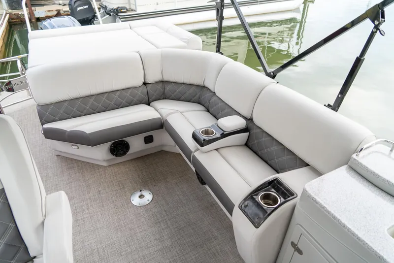 Slide: The Image of Luxurious seating on 2021 G3 SunCatcher Elite 326 Cruise pontoon boat. - 23