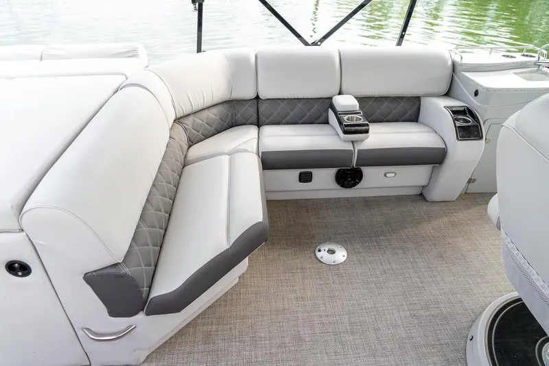 Slide: The Image of Luxurious seating on 2021 G3 SunCatcher Elite 326 Cruise pontoon boat. - 25